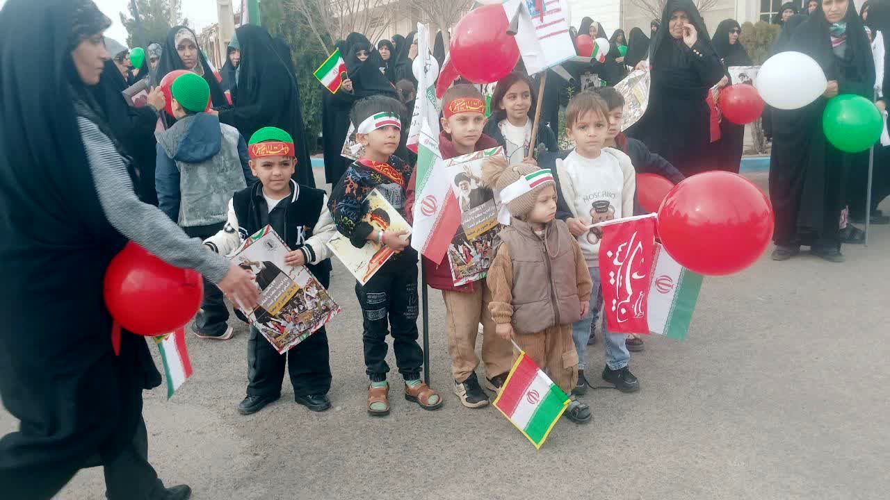 راهپیمایی 22 بهمن در روستای صرم قم