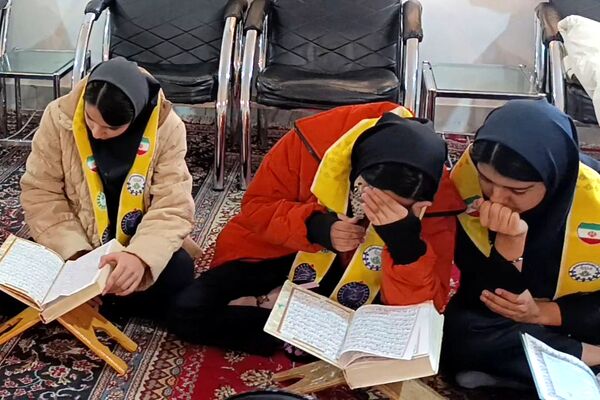 محفل انس با قرآن دانش آموزان دبیرستان مهر