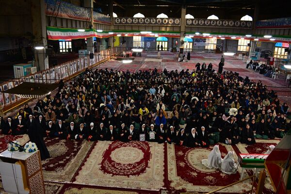 همایش دانش‌آموزی دختران حاج‌قاسم در بهارستان‌2