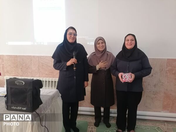 انتخابات انجمن اولیاء و مربیان در دبستان حافظه سلیمانشاهی