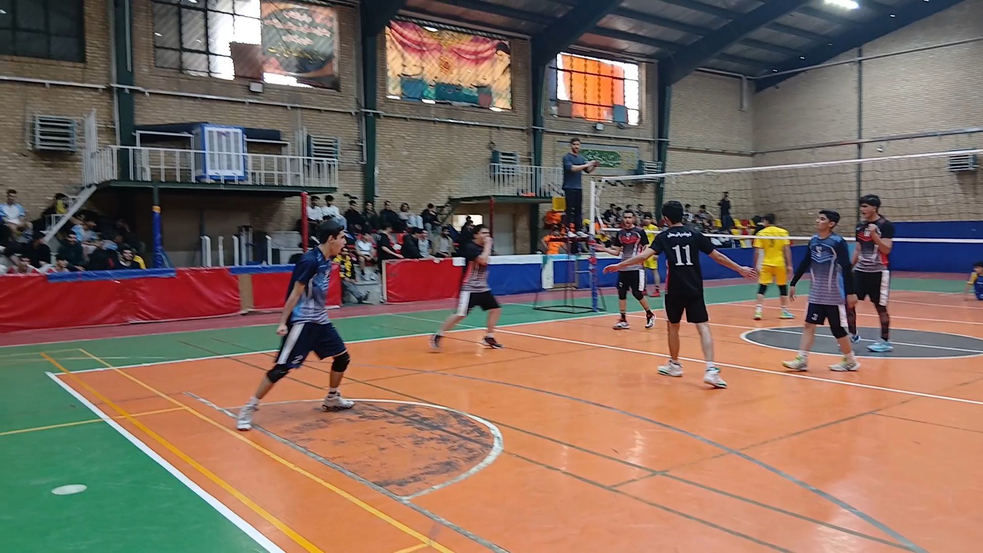 مسابقات والیبال بین مدرسه‌ای دانش‌آموزان ساوجبلاغ