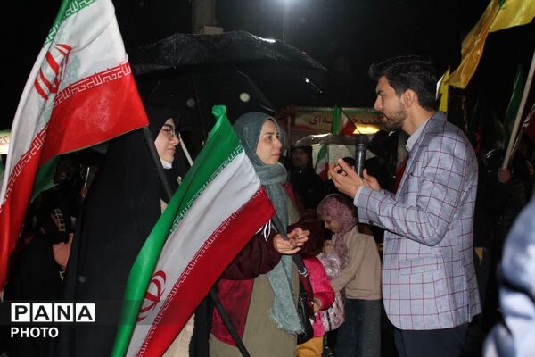 تقدیر از دختران همدانی در تجمعات شبانه به‌مناسبت روز دختر