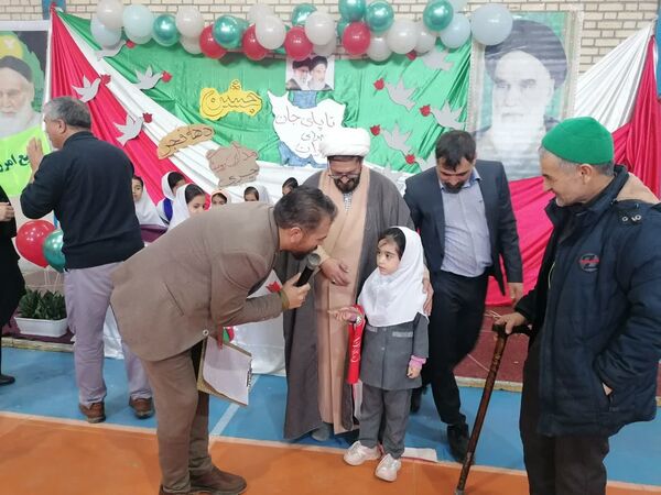 ویژه برنامه‌های دهه فجر و همایش یاوران انقلاب در مدارس روستای چری