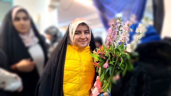 استقبال خانواده‌ها از دختران معتکف در مسجدالنبی کرج