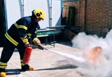 امروز، روز قهرمانانی است که جانشان را سپر امنیت ما می‌کنند