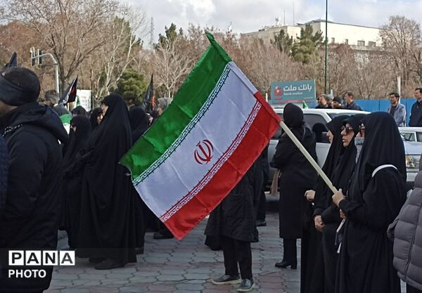 تجدید‌ میثاق‌ مردمان‌ غیور‌ تبریز‌ در‌ تشییع‌ پیکر‌ شهدای اقتدار