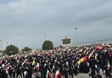 بیعت تاریخی مردم بندرعباس با امام سیدمجتبی حسینی‌خامنه‌ای در کنار خلیج فارس