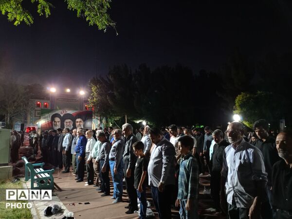 نمازی به شوق صرفه جویی برق