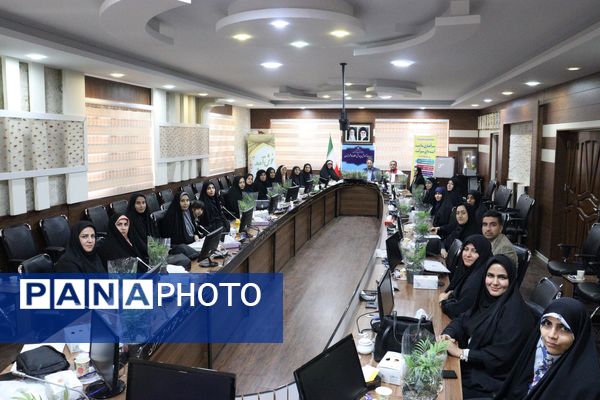 جلسه مراقبان و سفیران سلامت در آموزش و پرورش منطقه 14 تهران با حضور مسئولان اداره‌کل شهر تهران