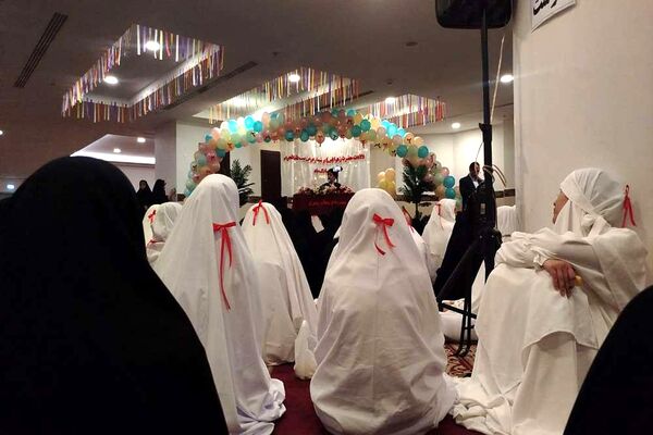 از پشت میز نیمکت تا زیر آسمان مدینه