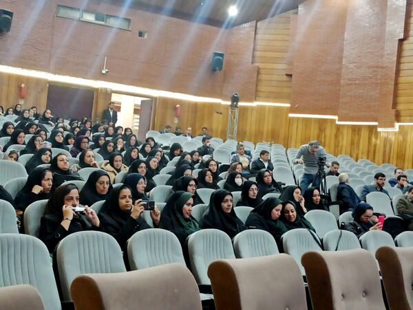 نشست طرح نماد در تالار تربیت ؛ گامی برای تقویت مراقبت اجتماعی دانش‌آموزان 