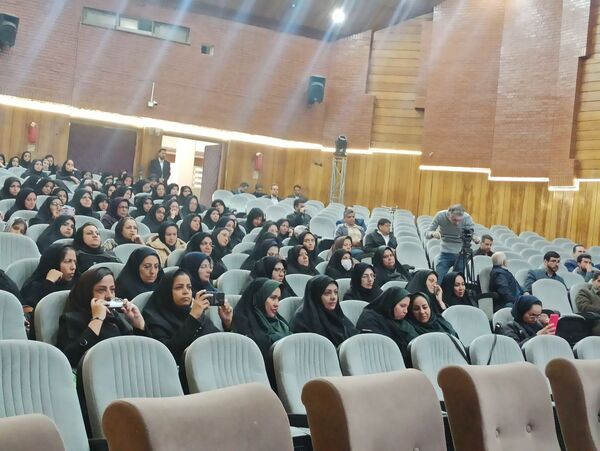 نشست طرح نماد در تالار تربیت ؛ گامی برای تقویت مراقبت اجتماعی دانش‌آموزان 