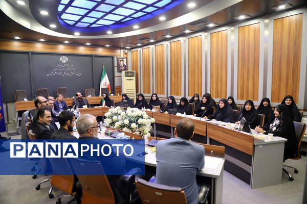  هفتمین جلسه کارشناس مسئولان و کارشناسان قرآن، عترت و نماز مناطق ۱۹گانه شهر تهران