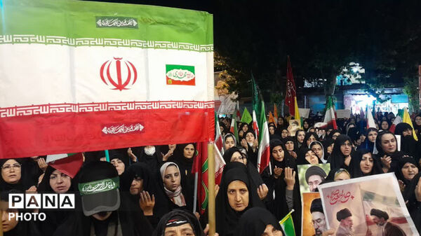 قلب‌های مردم به عشق وطن در  کوهدشت برای ایران، در هفتاد و هشتمین قرار شبانه
