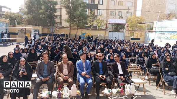 هر دانش آموز یک مهارتدر دبیرستان فائزه