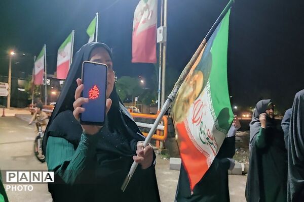 پرچم عزت را می‌بریم بالا 