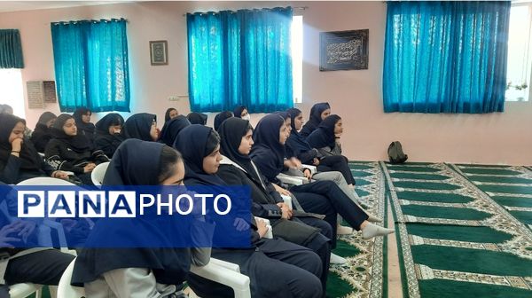 طرح وزارتی کنترل و کاهش آسیب‌های اجتماعی در دبیرستان فرهنگیان ناحیه۷ مشهد 