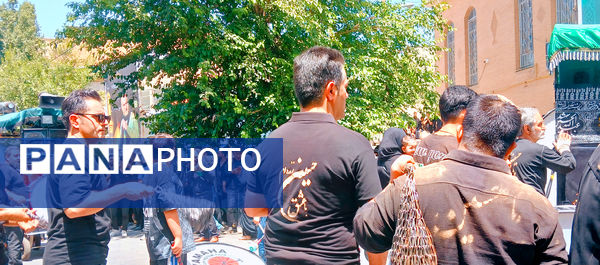 حماسه‌ای دیگر در بروجرد؛ حضور پرشور مردم در اجتماع عظیم عاشورایی