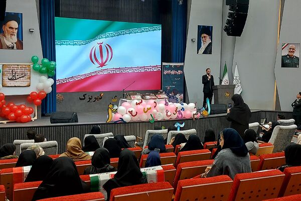 همایش معماران خشت اول در کهریزک؛ بزرگداشت معلمان پایه اول ابتدایی