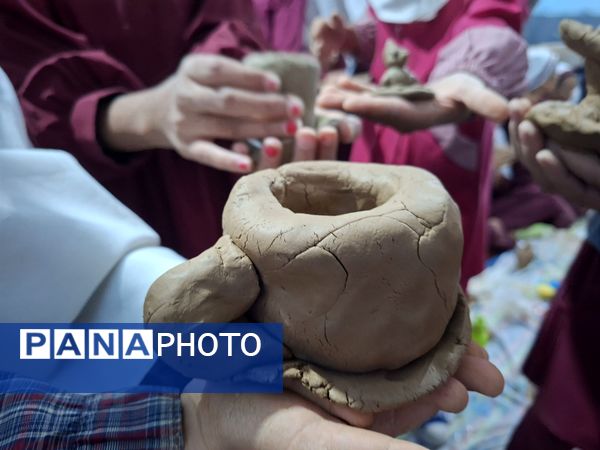 شوق یادگیری دانش‌آموزان پایه چهارم در ساخت وسایل سفالی