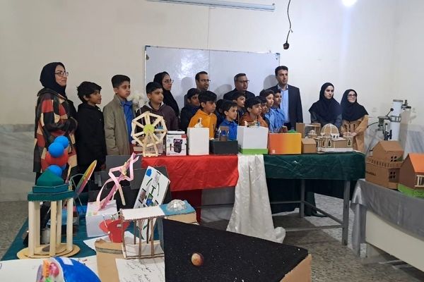 نمایشگاه جشنواره «نوین کاو» در پژوهش سرای دانش‌آموزی حاجی آباد