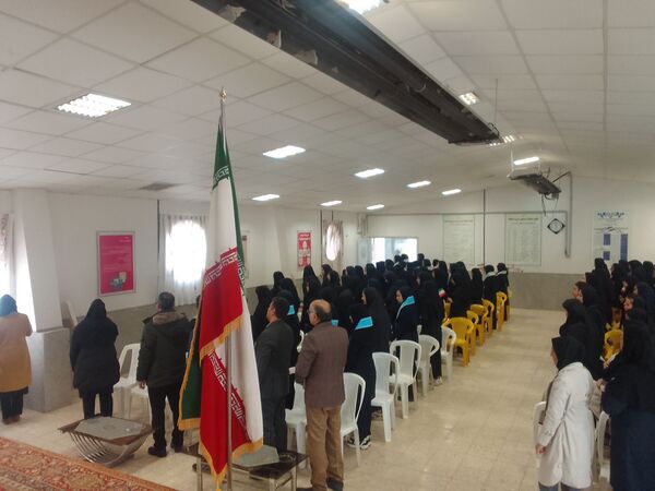 زنگ انقلاب در مدرسه بنت‌الهدی صدر با حضور مسئولین نواخته شد 
