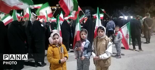 حضور پرشور مردم در بلوار حسینیه شهدای شهر بار