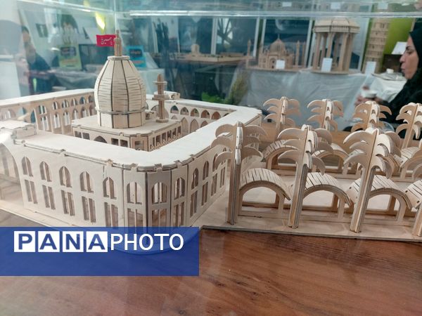 روز دوم نمایشگاه پژوهش و فناوری همزمان با هفته پژوهش در مشهد 