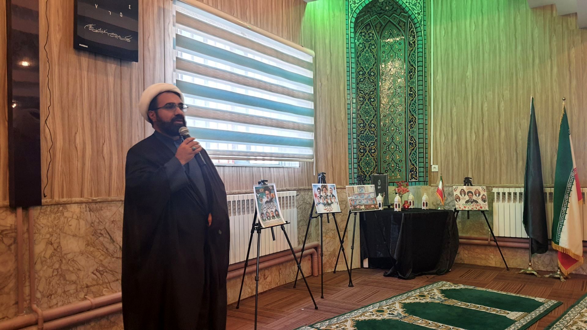 بزرگداشت شهدای خدمت در دبستان دخترانه شاهد تحقیقی ناحیه ۶