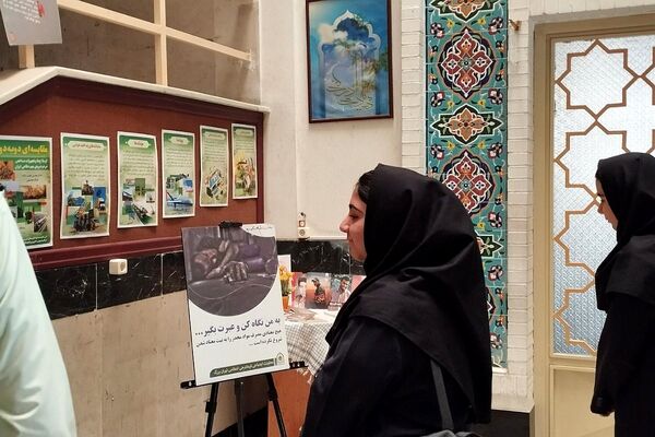 برگزاری نمایشگاه شناخت خطرات و آسیب های جامعه به مناسبت هفته نیروی انتظامی در دبیرستان صدیقه طاهره ناحیه یک شهرری