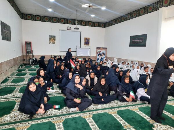 جشن انقلاب در آموزشگاه شهید رزمی
