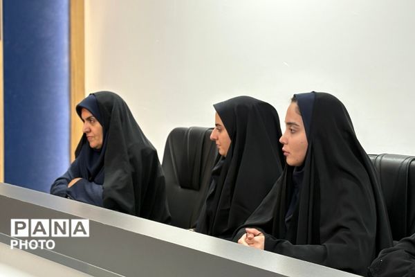 نشست خبری مدیر آموزش‌وپرورش شهرستان اسلامشهر با اصحاب رسانه نوجوان