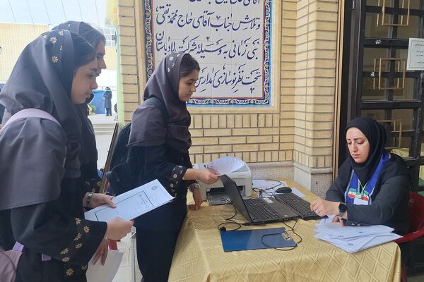 مسابقات بازی‌های فکری رویش دختران مرحله استانی در شیراز
