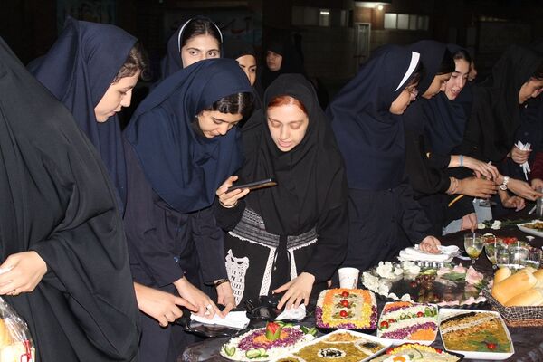 برگزاری اولین اردوی آشپزی و سفره‌آرایی در فردیس