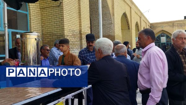 گذری بر فعالیت چایخانه مسجد جامع در روز جمعه 