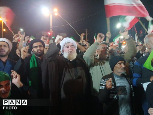 حماسه حضور دانش‌آموزان و فرهنگیان کردکوی در شب اربعین قائد امت