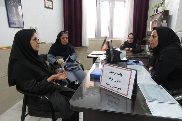 برگزاری مانور زلزله در مدارس ناحیه 4 شیراز 