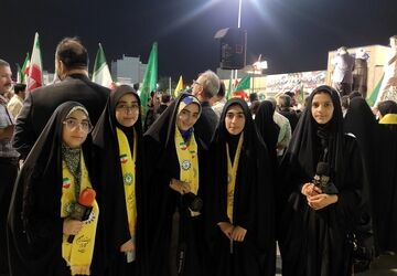 شکوه تجلی بیعت فرهنگیان قم با ولایت 
