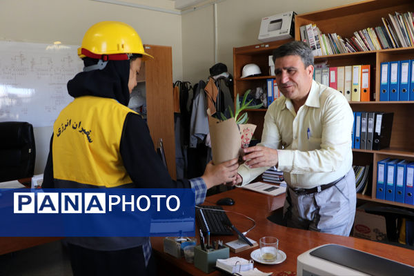 آیین تجلیل از سفیران انرژی برتر نیروگاه سیکل ترکیبی در شهرستان شیروان