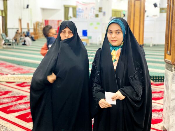 حضور پرشور و آگاهانه فرهنگیان، دانش‌آموزان و آحاد مردم شریف شهرستان مه‌ولات در چهاردهمین دوره انتخابات ریاست جمهوری