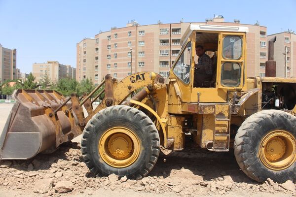 آیین کلنگ زنی احداث سه واحد آموزشی در قم