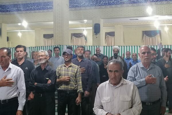 مراسم قرائت دعای کمیل در شب شهادت امام پنجم شیعیان در شهر بانش