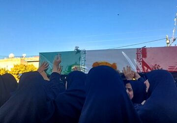 پیکر پاک شهدای گمنام در میان عاشقان ولایت در روز شهادت حضرت فاطمه (س) 