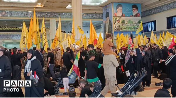 وداع باشکوه با رهبر شهید ایران در تهران