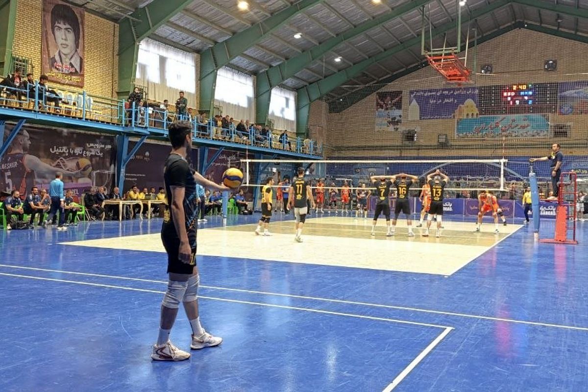 جدال حساس هفته دوم لیگ برتر با برتری قاطع میهمان پایان یافت