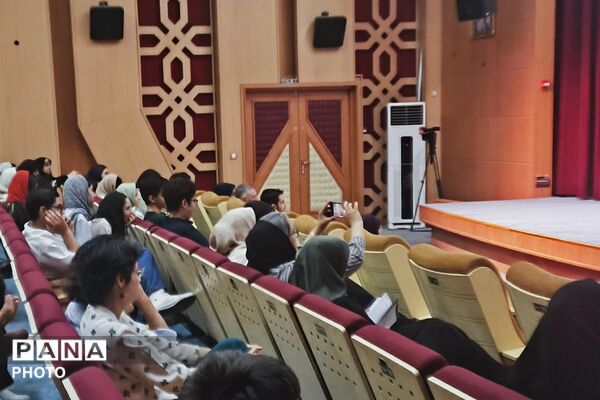 نشست بوته نقد میزبان نویسنده زیبا صدایم کن شد