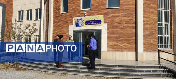 بازدید دانش‌آموزان دبیرستان فرزانگان از کتابخانه اندیشه شیروان