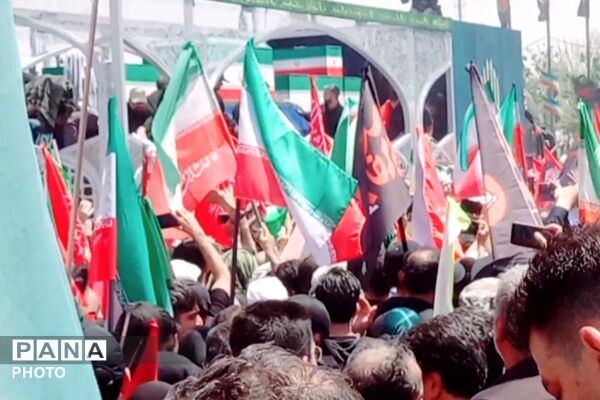 وقتی ایران، آسمان را به آغوش کشید