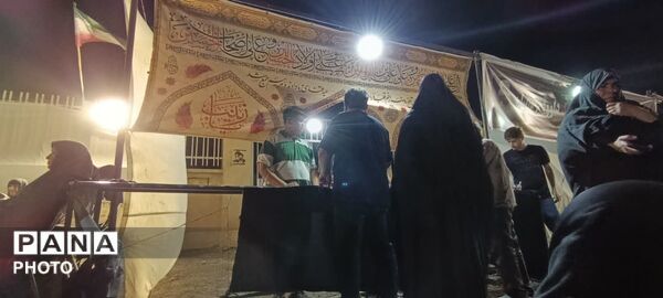 خدمت رسانی موکب مردمی شهید یزدانیان به اجتماعات شبانه اهالی روستای ورجان قم 