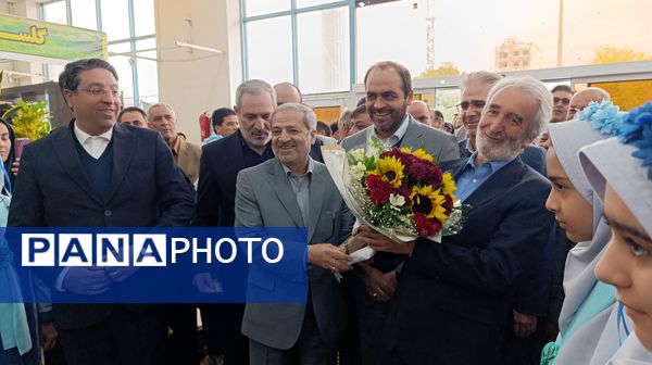 آیین نکوداشت خیر مدرسه ساز عبدالرضا وکیلی با حضور وزیر آموزش و پرورش در نیشابور 